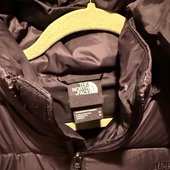 The North Face WOMEN’S HYDRENALITE™ CITY DOWN HOODED PARKA in black - Picture 4 of 5